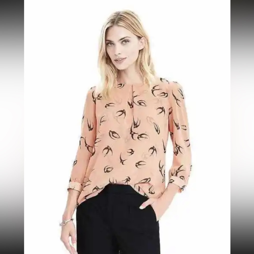 Banana Republic Swallow Print Blouse Size Medium